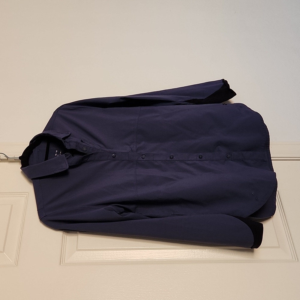 Under Armor Blue Lightweight Longsleeved Button Up Shirt. Sz Small